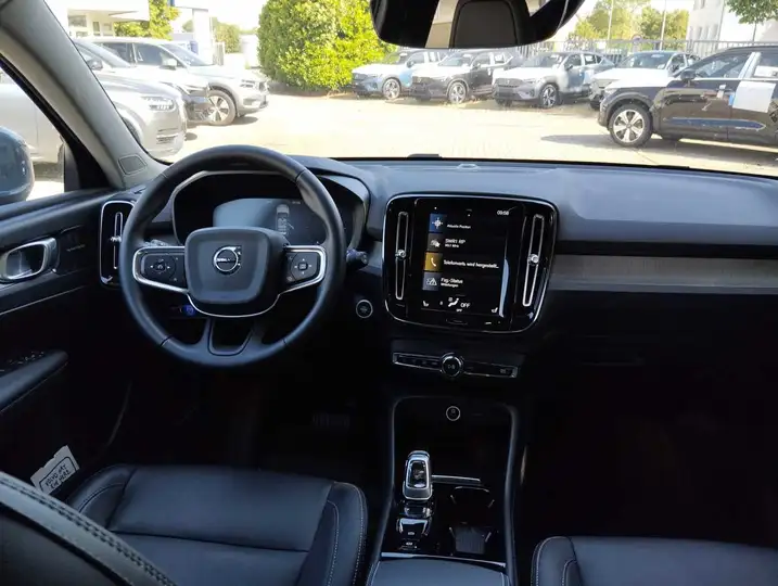 left hand drive VOLVO XC 40 (01/07/2021) -  